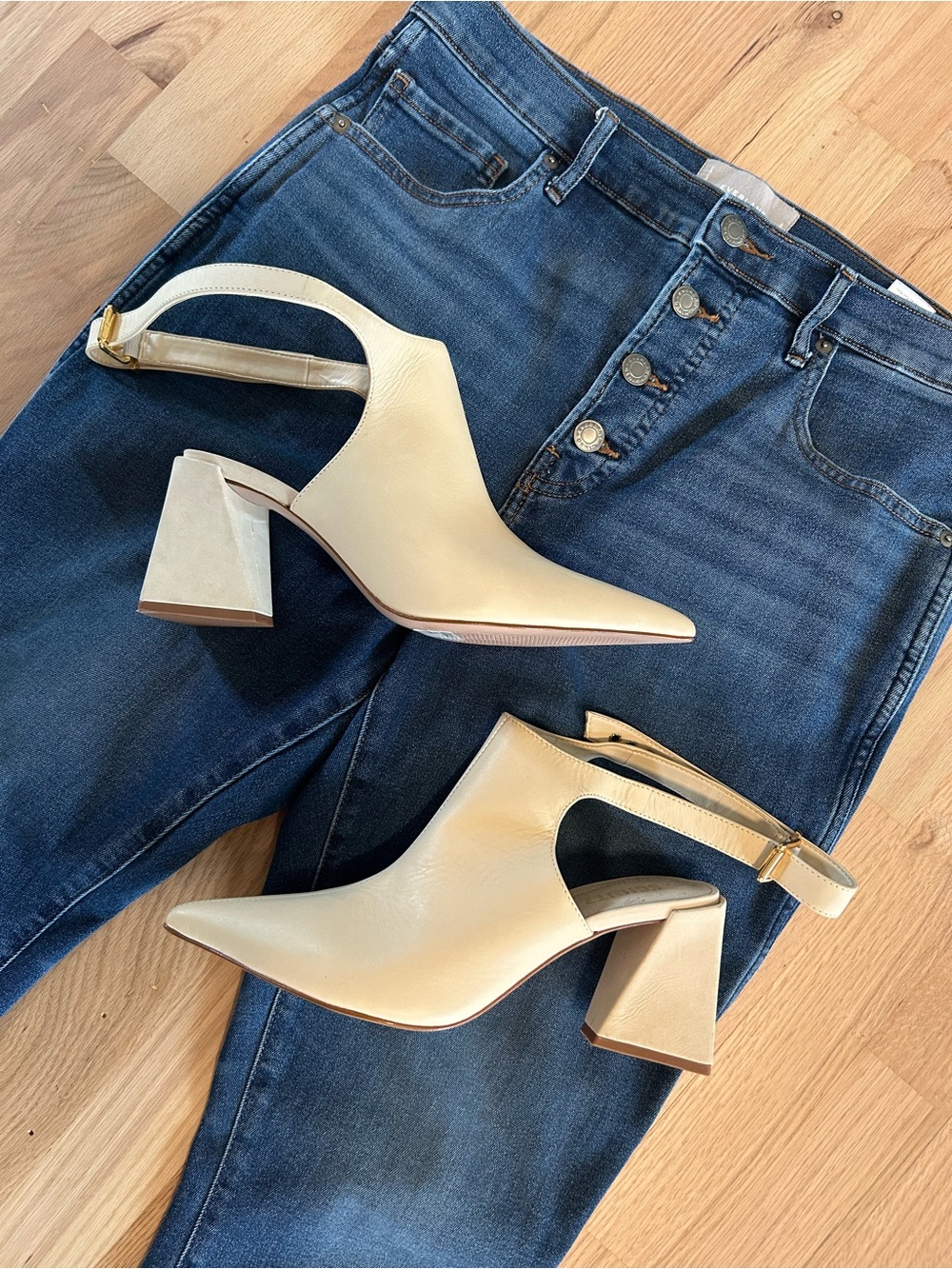 SCHUTZ wrap around point chunk heel